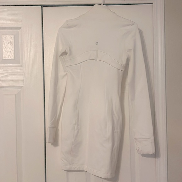 RARE Lululemon Define Dress….PERFECT condition!! - Picture 4 of 5